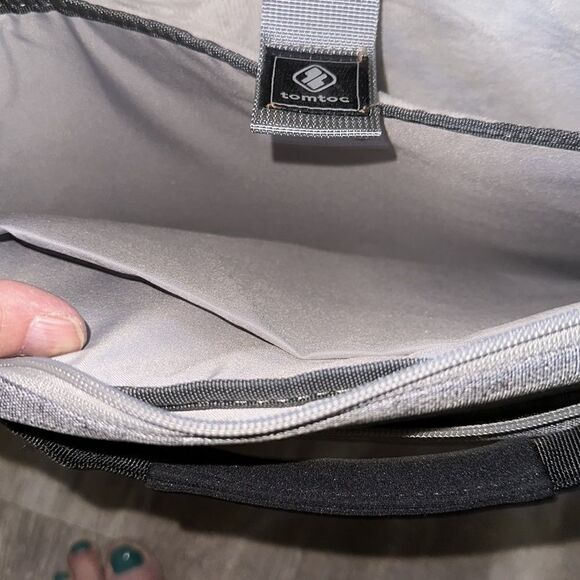 defender-a50 Laptop Briefcase For 14" MacBook Pro / Surface - Picture 10 of 14